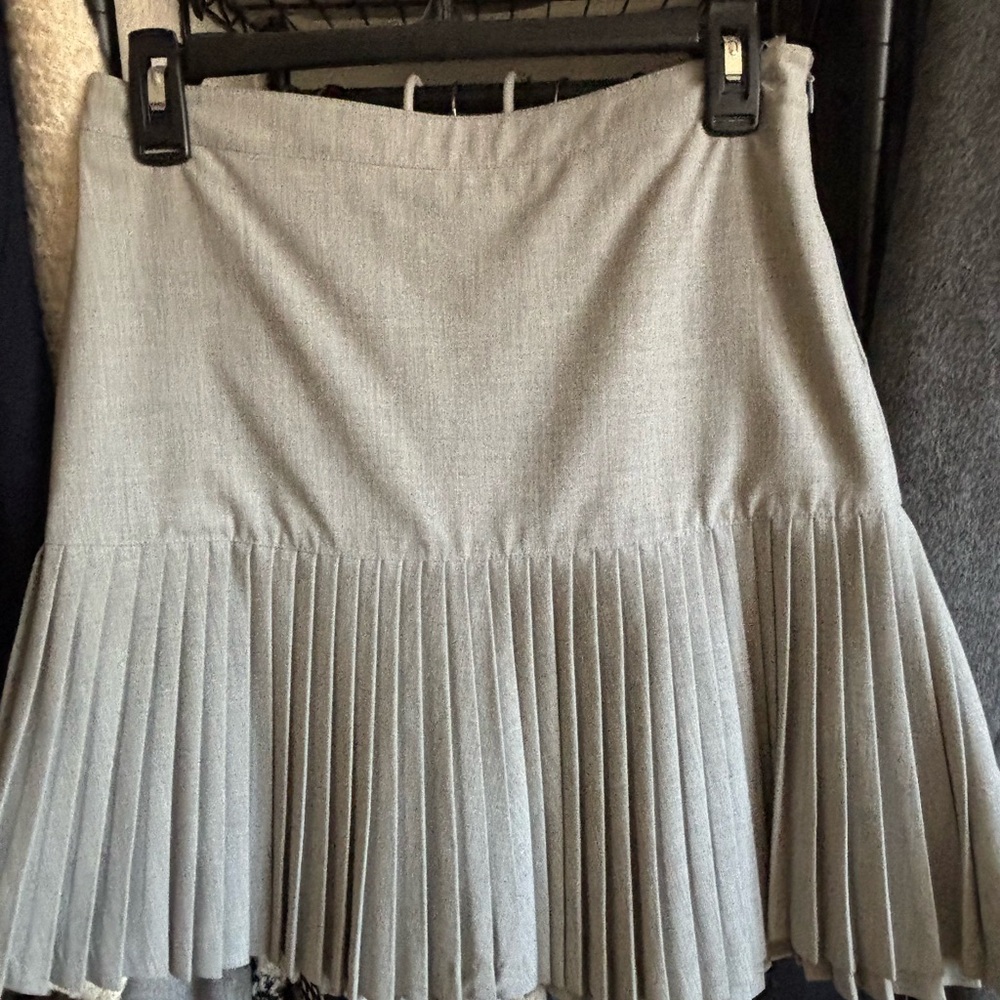 Elegant Gray Pleated Skirt
